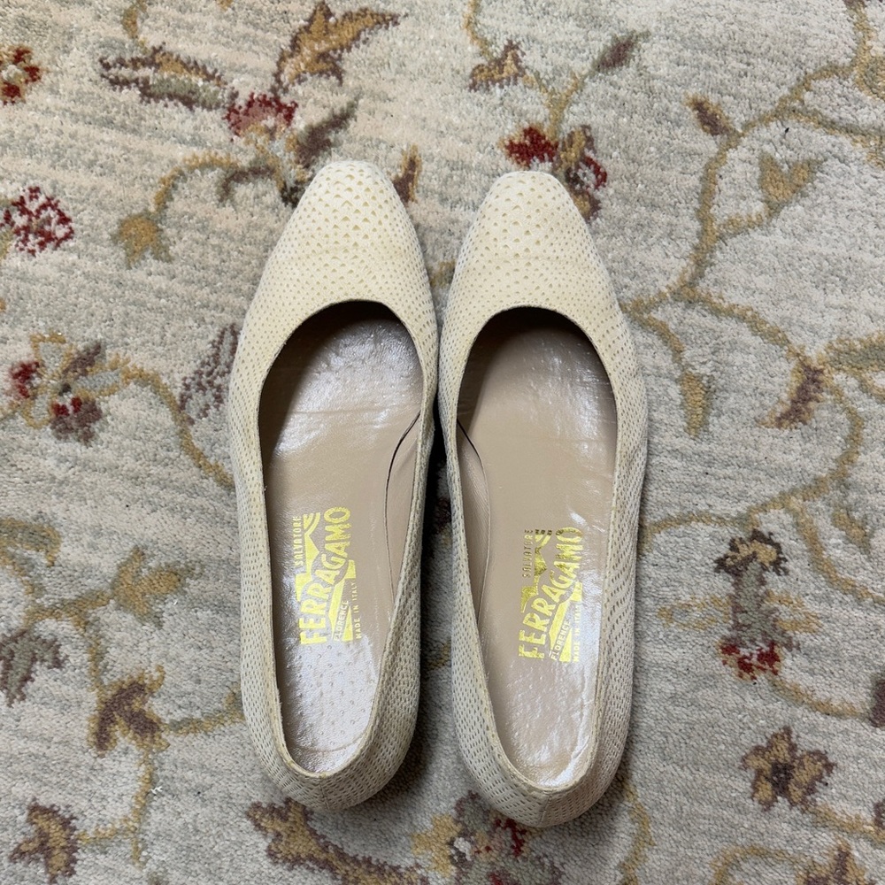 Salvatore Ferragamo Glass style shoe - Picture 5 of 10